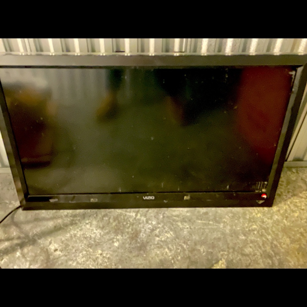 Vizio Flat Screen! Between 52-60 inches